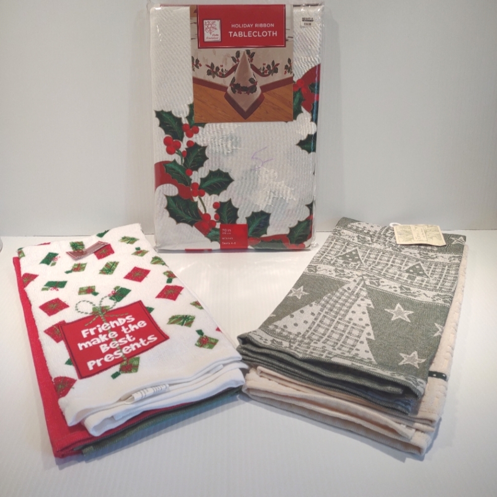 Christmas Bundle 70" Round Tablecloth and 2 Sets of Dish Towels Holiday Kitchen